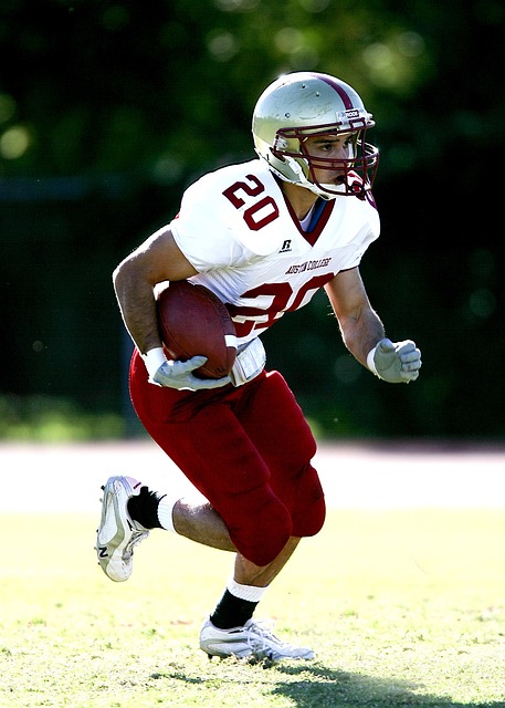 湖人134-127战胜灰熊，7人表现优秀，2人表现及格，1人崩盘.