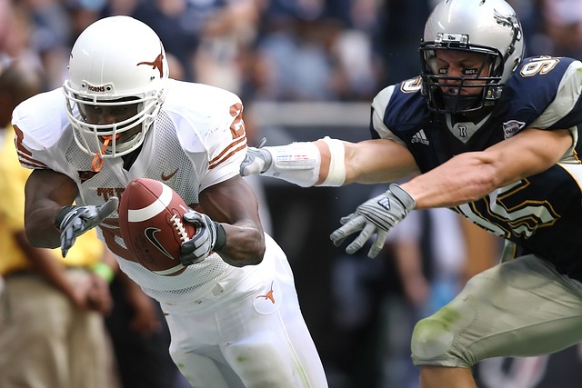 场在攻防两 场在攻防两